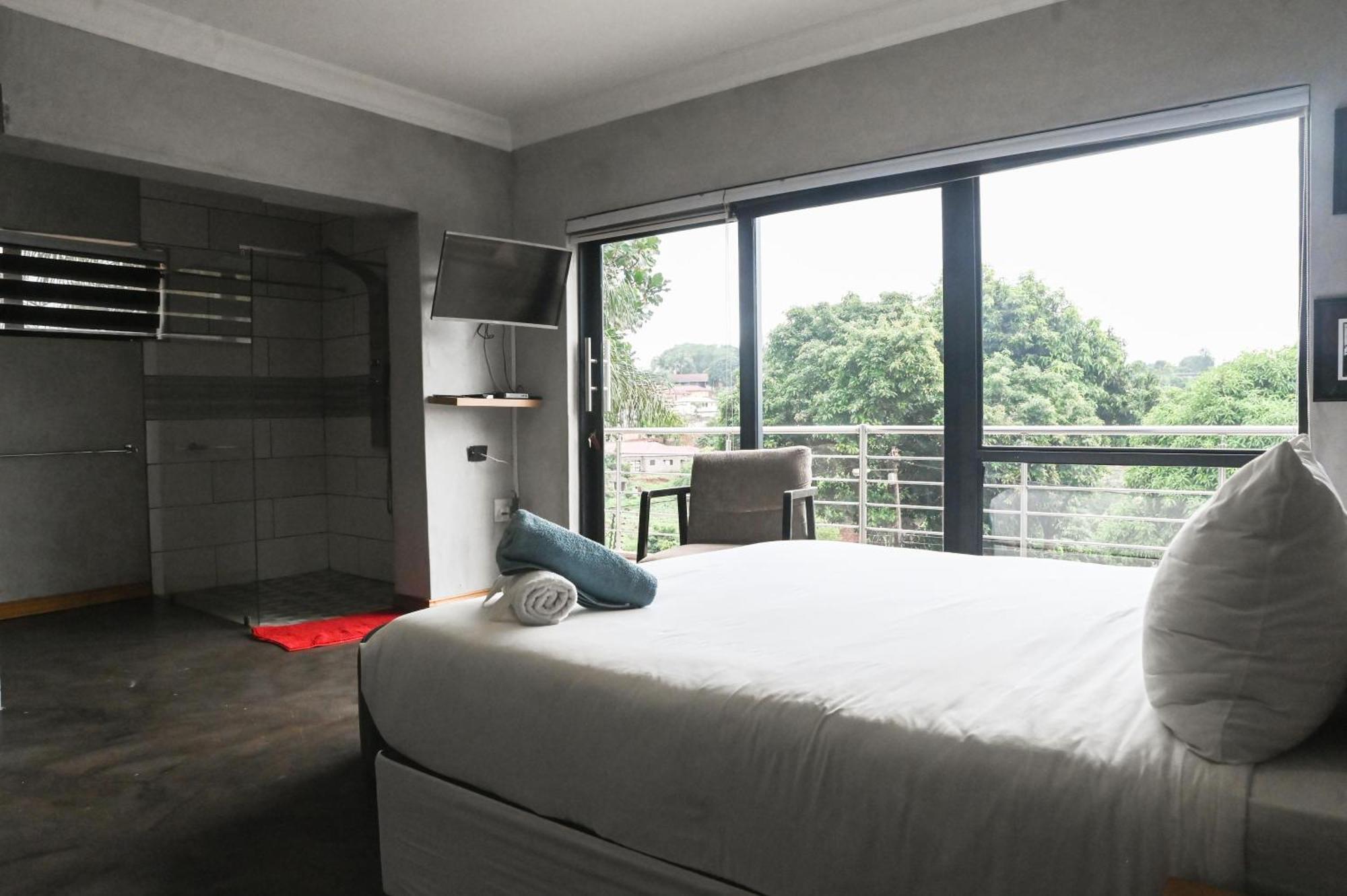 Anisa Guesthouse Тохоянду Стая снимка