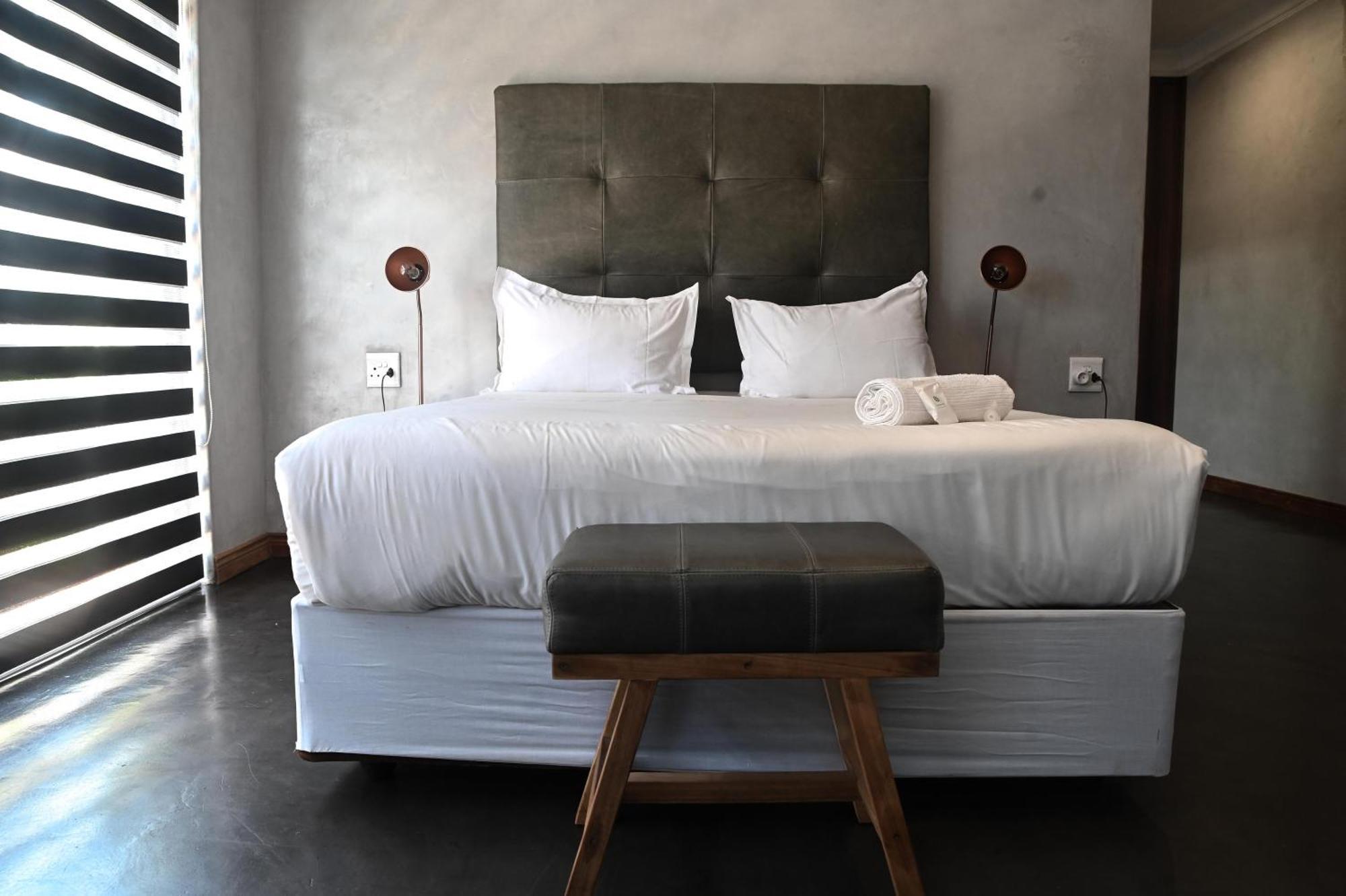 Anisa Guesthouse Тохоянду Стая снимка