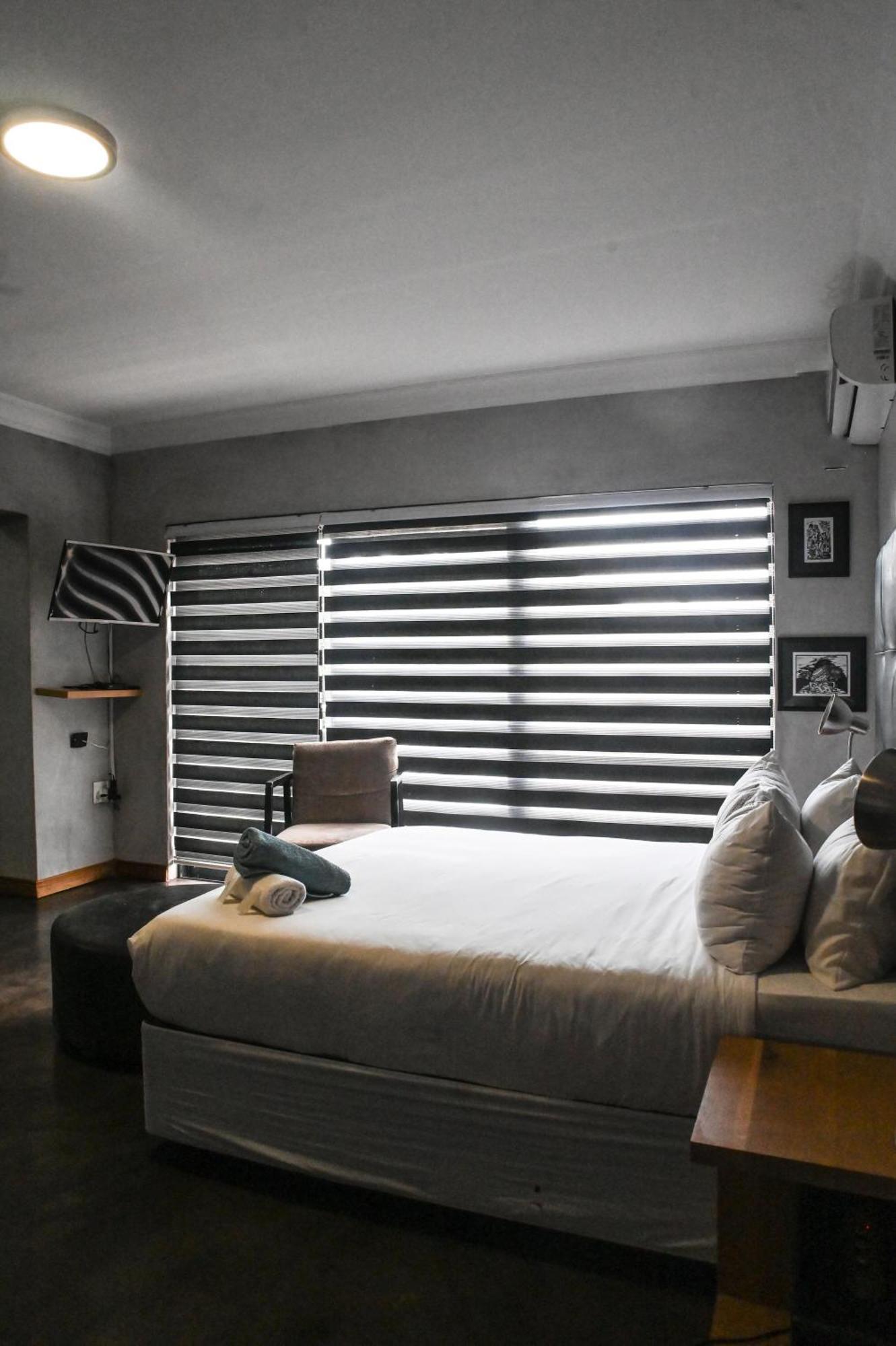 Anisa Guesthouse Тохоянду Стая снимка