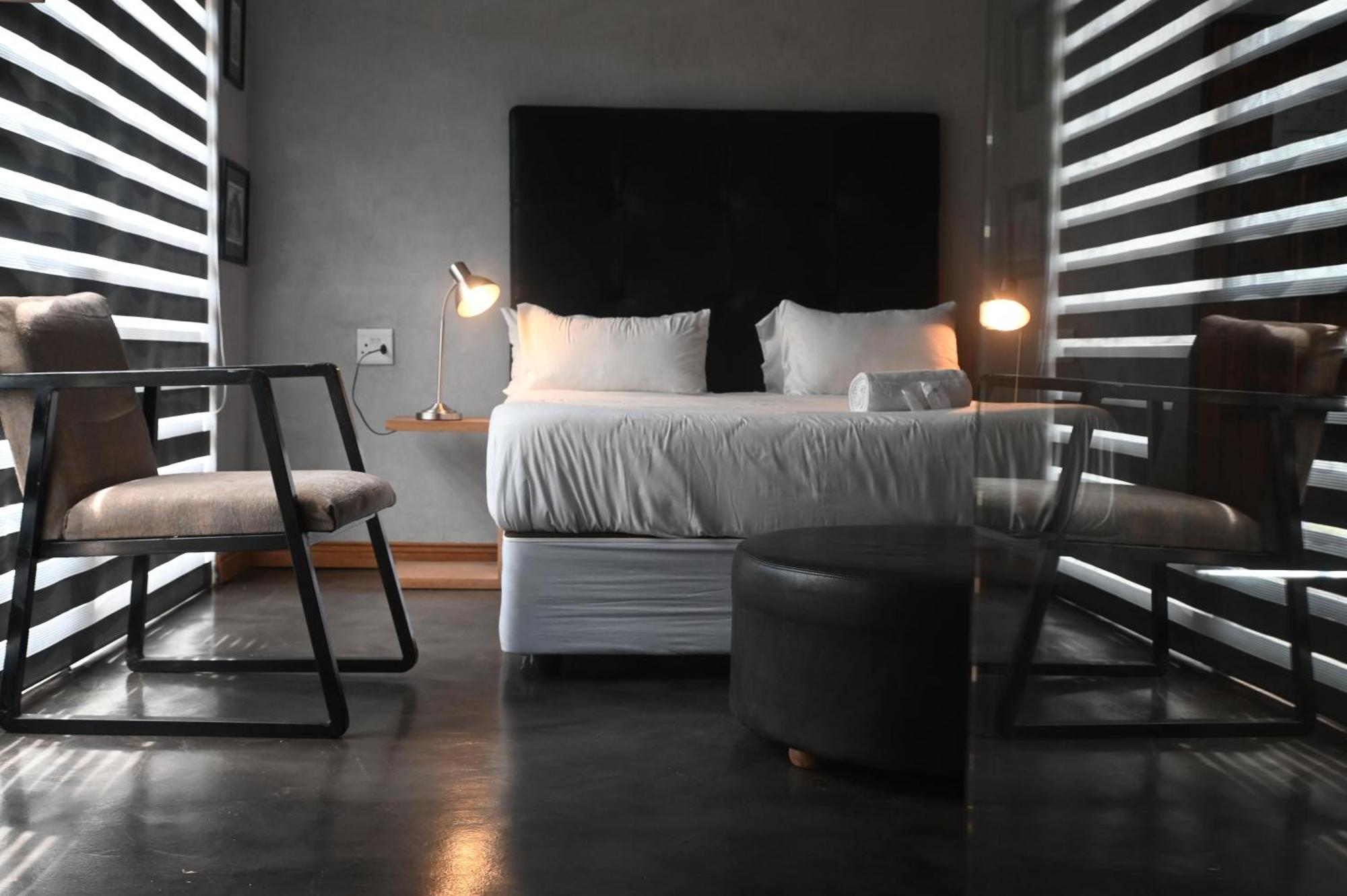 Anisa Guesthouse Тохоянду Стая снимка