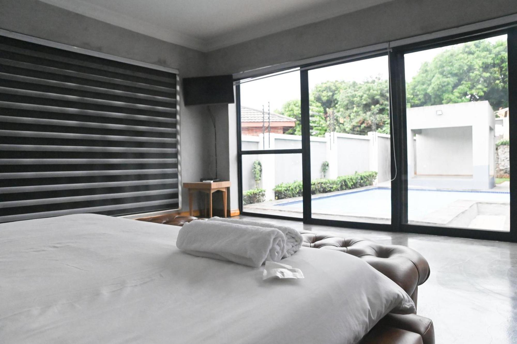 Anisa Guesthouse Тохоянду Стая снимка